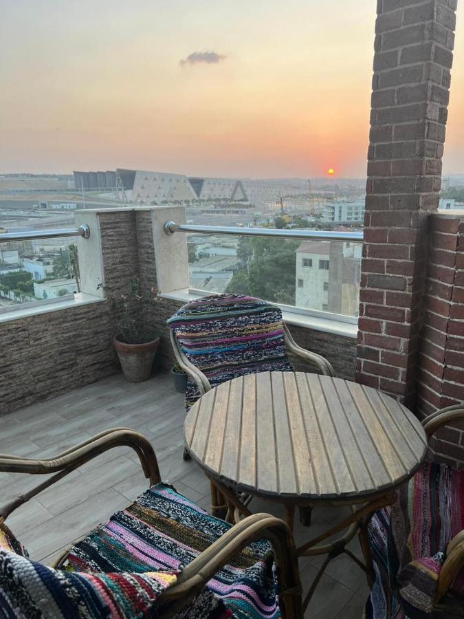 Pyramids View & Gem View Boutique Bed and breakfast Nazlat as Sammān