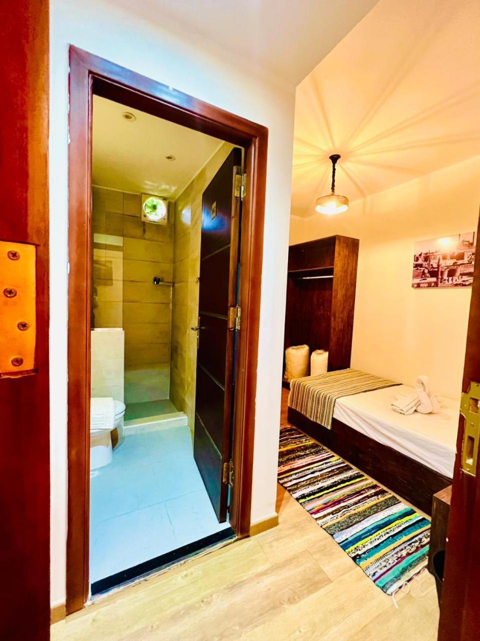 Bed and breakfast Pyramids View & Gem View Boutique